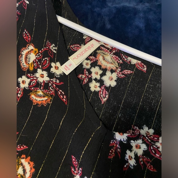 Xhilaration size small oversized flowy dress with layered sleeves - Picture 5 of 5